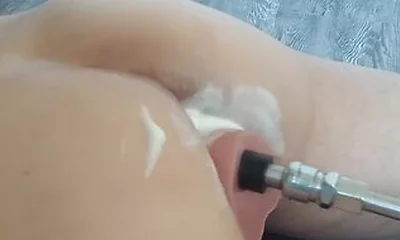 Quick Butt Drilling By The Ladies In Chat Before Bed