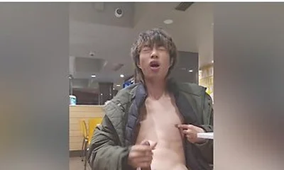College Student 18+ Masturbating At Mcdonalds And Cum A Lot