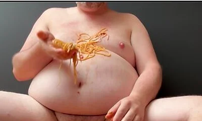 Messy Pasta-pigout