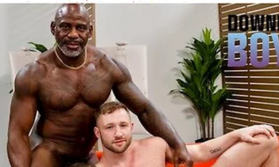 Big Dick Damien Roux Catches Customer Jerking Off In Public Cyber Cafe!
