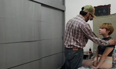 Garganta Profunda - Leccion De A Femboy Con Muslos Grandes Y Culo Jugoso