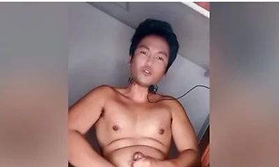 Nagpaulan Ng Madaming Tamod Si Pogi. Handsome Rained Lots Of Cum