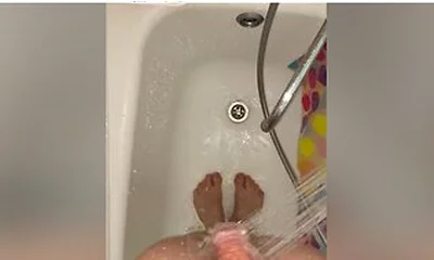 Im Peeing In The College Shower