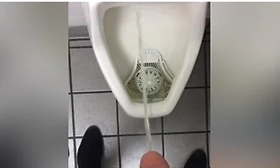 Big Bi Dick Pissing (hard & Soft)