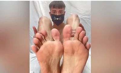 Kitty Femboy Showing Feet And Ass