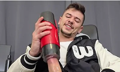 Jerking Off With My Toy !