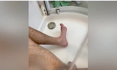 Using The Showerhead To Cum Handsfree