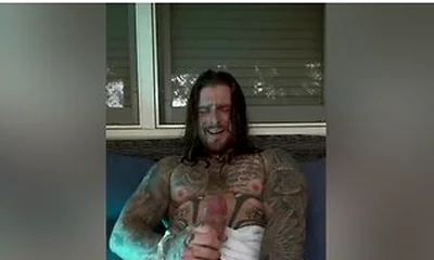 Horny College Hunk Jerk Off And Moaned After A Bath