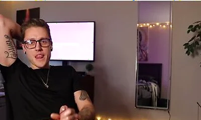 Nerd White Boy Cums On Face