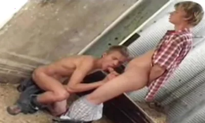 Boyz Party In Whistling While They Work It