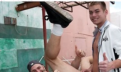 Corey Rezzon Teaches Cutie Seth Michaels A Naughty Lesson On Blowjobs Outside Campus