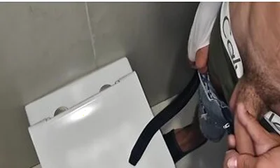 I Fucked A Straight Security Guard In The Urinal When He Stopped Me For A Check