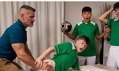 Jake Preston Gets An Unorthodox Massage From Landon Conrad That Ends With Hot Table Sex