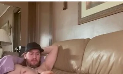 Solo Male Pleases And Edges His Self In Living Room With Loud Moaning
